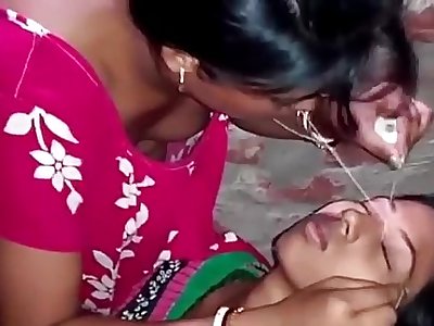 Indian-village-girl-shaping-eyebrows